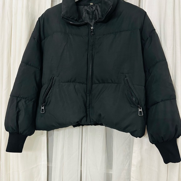 Black puffer cropped  zip jacket - Picture 3 of 4